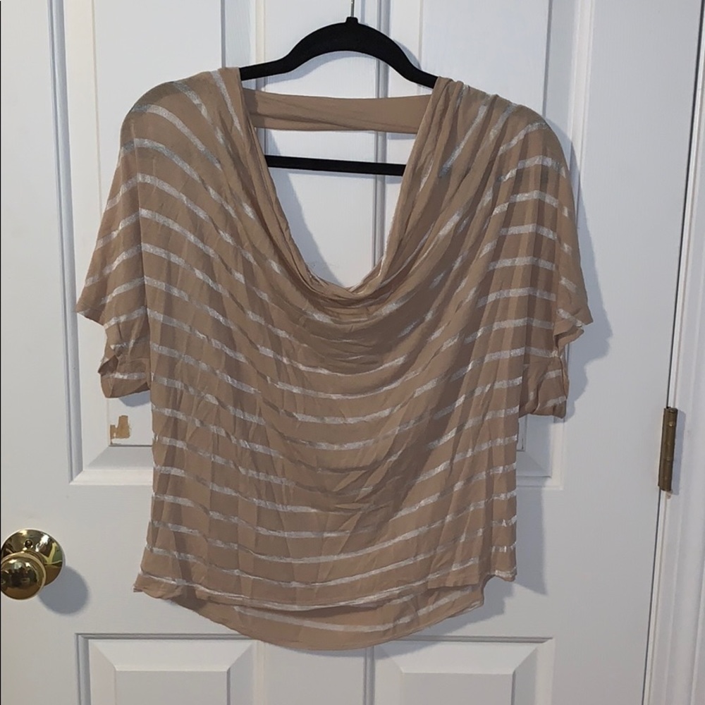 Scoop neck T-shirt